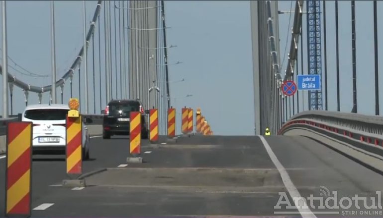 VIDEO Podul peste Dunăre de la Brăila a picat bacul constructorilor. A intrat din nou în reparații
