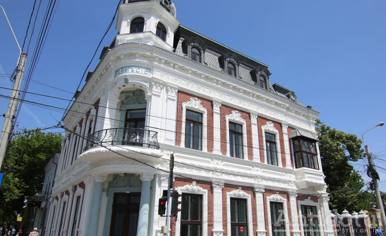 Farmacia Ținc, o bijuterie arhitecturală, restaurată