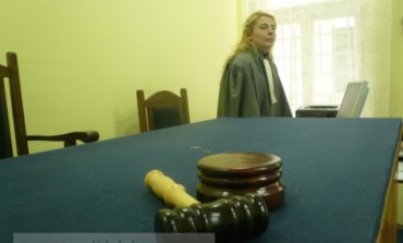 Grefiera Toma şi judecătoarea Perijoc, înc-o şpagă şi iau loc