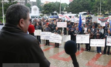 Graţie bravilor lideri de sindicat, la ArcelorMittal Galaţi salariile vor creşte cu ZERO%