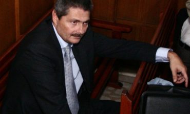 Corespondenţii foto ai agenţiei de presă Newsin, patronată de Vîntu, şi-au băgat obiectivu' în el de job