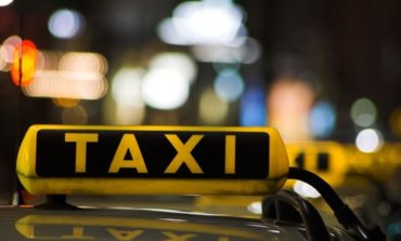 Cheamă un taxi şi priveşte-l cum te aşteaptă ca prostu'