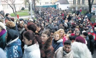 Nu vă mai împingeţi, că este gripă porcină pentru toţi!